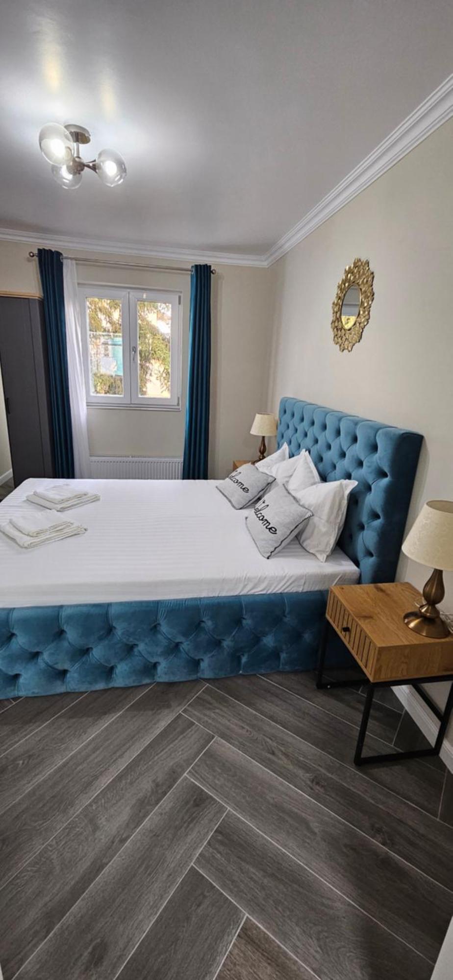 White Rezidence II Apartment Curtea De Arges Luaran gambar